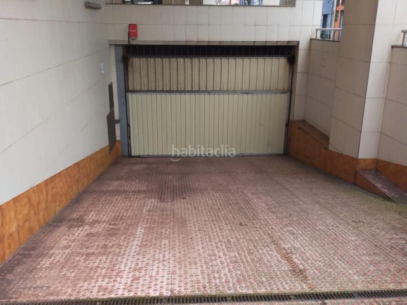 Foto ee351c90-a877-4ebe-8227-e30f3ef4bb91. Alquiler parking coche en calle mariano pola 14 alquiler de plaza de garaje en playa en Gijón