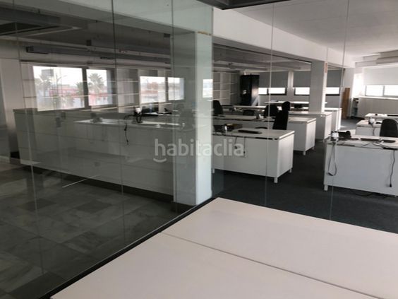 Foto 53fe504f-8bf4-4f78-9849-94193fdd7a15. Büro in carboner 12 in Fuente del Jarro Paterna