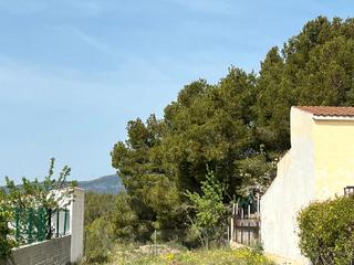 Terreny residencial a Avinguda espanya 1068. Construye la casa de tus sueños en un entorno tranquilo y famili