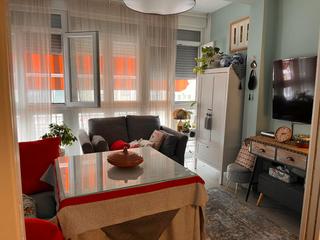 Apartament a Avenida cayetano del toro  19. Acogedor apartamento recién reformado junto al paseo marítimo de