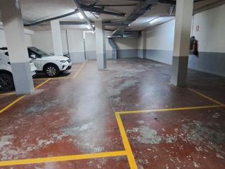 Location Parking voiture à Calle suiza 16. Alquilo garaje