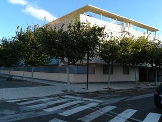 Pis a Avd de la jarea 51. Piso amplio con garaje y trastero