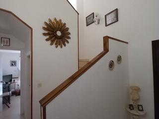Casa aparellada a Barrio nuevo san clemente 0. Oportunidad. chalet adosado