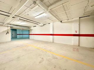 Location Parking voiture à Calle navel 2. Alquiler 4 garajes cerrados (47m2) con alarma y luz