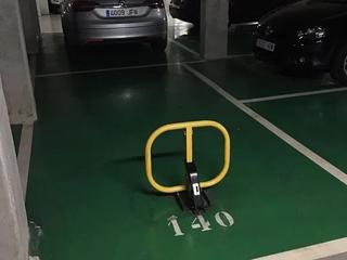 Lloguer Aparcament cotxe a Laurea miro  238. Plaza de parquing para coche grande
