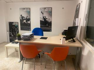 Lloguer Oficina a Calle pintores 24. Oficina privada con todos los detalles