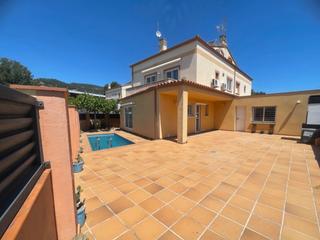 Maison jumelée à Carrer sant simó f 2. Excepcional casa en fontscaldes