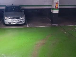 Aparcament cotxe a Mossen andreu 21. Plaza parking en can moritz