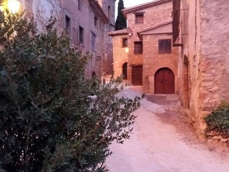 Foto beed14b1-0f7b-4ca8-bad8-597cf318b084. Masia a carrer plaça 48 a Cornudella de Montsant