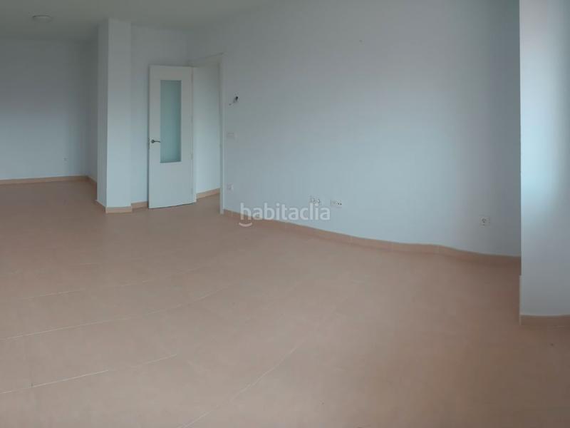 Foto b8ffbd0e-fbb8-4882-9f3c-e7a2d5154f7f. Pis a carretera yepes 8 a Entrada-Gasolineras Ocaña