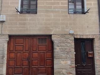 Casa adossada a Calle rodrigo ximénez de rada 31. Piso en una casa de una sola planta cerca del centro de puente l