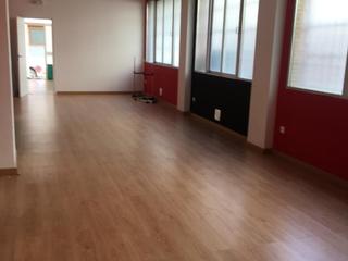 Lloguer Local Comercial a Av cataluña  34. Local diafano de 110 m2 con mucha luz