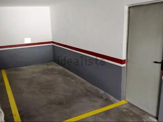 Location Parking voiture à Calle del botanic 12. ¡oportunidad de alquiler de plaza de garaje en el botánico!