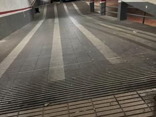 Posto auto in Sant joaquim 96. Plaza de párquing en venta para coche pequeño/mediano en finca j