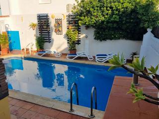 Casa adossada a Calle estrella polar 114. Con piscina privada y 4 dormitorios en la mejor zona