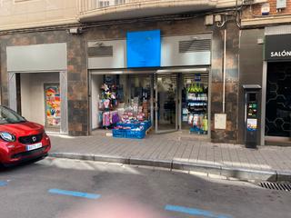 Location Local commercial à Calle san antonio 14. Local centrico