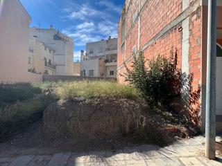 Terreny residencial a Calle almedíjar 9. Solar urbano cerca pintor camarón