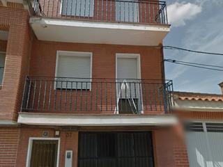 Maison jumelée à Calle calatrava 61. Vivienda en buenas condiciones