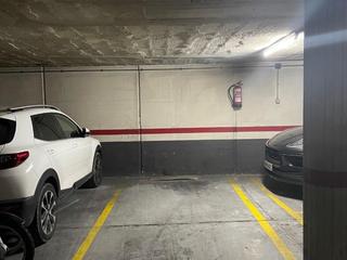 Parking coche en Sargelet  10. Plaza de parking grande
