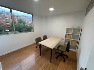 Rent Office space in Rambla president francesc macià 5. Consultorio renovado