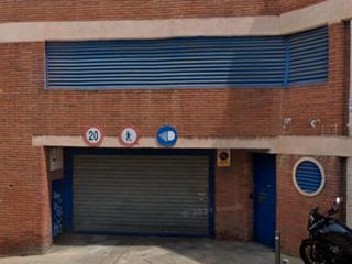 Parking voiture à Sant jordi 79. Plaza parking grande, puertas accesos automático y amplia maniob