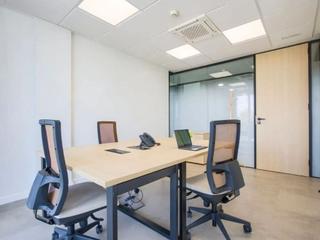 Lloguer Oficina a Bisbe font andreu 23. Oficina reformada en lloguer