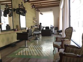 Umzug Geschäftsraum in Carrer de la plaça 8. Traspaso peluquería boutique en el corazón de premià de mar