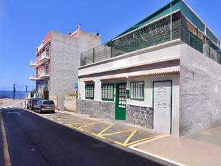 Casa a Calle chinyero 52. Casa independiente en playa de san juan, guía de isora. vivienda