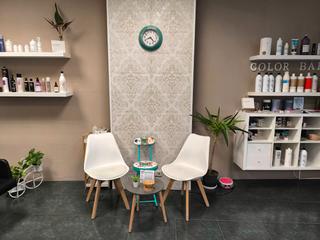 Lloguer Local Comercial a Carrer figueres 1. Alquiler cabina en salón de belleza