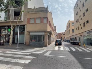 Lloguer Local Comercial a Carretera de prats de lluçanes  82. Local esquinero con muy buena visibilidad
