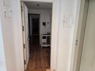 Pis a Crta.farhana 10. Amplio y luminoso piso de 3 habitaciones.