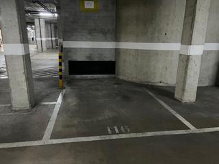 Aparcament cotxe a Carrerada 33. Plaza de parking