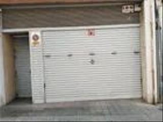 Lloguer Aparcament cotxe a Pla de l'ametllera 172. Se alquila párking enfrente al club natació