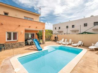 Casa a Carrer petúnia 33. Casa con licencia turística, 5 km lloret de mar