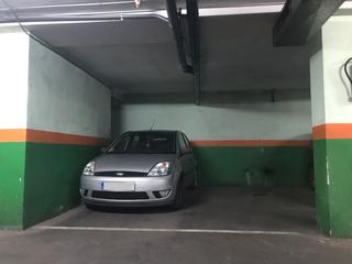 Affitto Posto auto in Carrer del maresme 210. Parking para coche grande y 2 motos