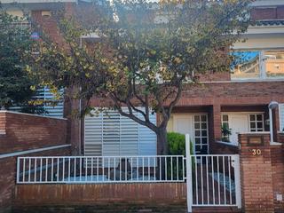 Casa en alquiler en sant feliu de llobregat, roses