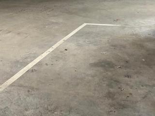 Lloguer Aparcament de moto a Carrer de monturiol 16. Plaza de garaje para moto  bien situada y cómoda