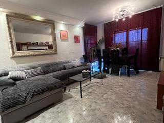 Pis a Avinguda de sant narcís 101. Piso en  zona de  hipercor con mucha luz  natural