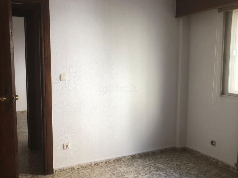 Foto 4ec5ce11-0e4d-4f20-8766-bc4217e54254. Piso en calle san juan de dios 31 amplio piso centro en Granada