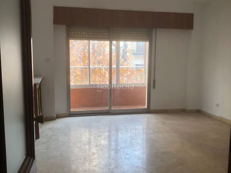 Foto 91cd16a2-c5af-482b-be13-4a7ed8e83c21. Piso en calle san juan de dios 31 amplio piso centro en Granada