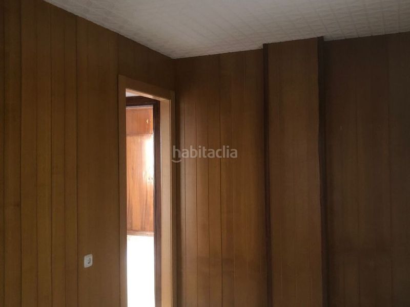 Foto a2637d43-8a77-434e-b659-36e62c2eb6ab. Piso en calle san juan de dios 31 amplio piso centro en Granada