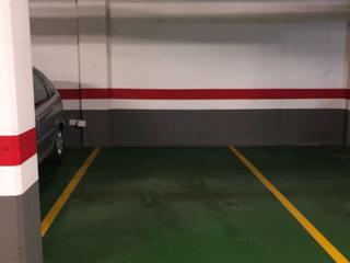 Lloguer Aparcament cotxe a Avinguda lluís companys 44. #garaje para coche grande#garatge per a cotxe gran#parking