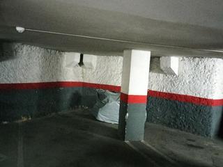 Miete Autoparkplatz in Santa anna 9. Parquing para coche mediano y moto.