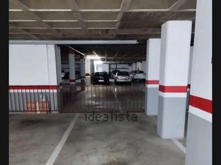 Aparcament cotxe a Armada española 4. Plaza para coche y moto