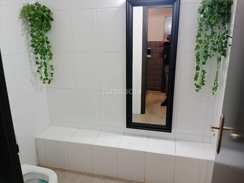 Foto e666350f-a1ed-4f40-b460-29ca5fd0b696. Traspàs local comercial a plaza 11septiembre 2 a Terrassa