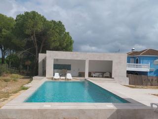Chalet à Avenida del almendro  00. Exclusivo chalet reformado en dehesa golf