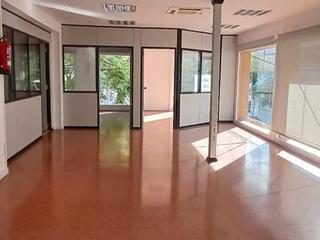 Location Local commercial à Carme 3. Local reformado en perfecto estado de  más de 200m² en finca con