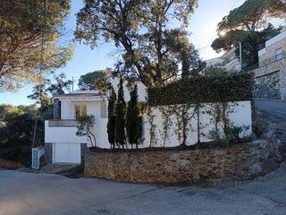 Xalet a Beleser 19. Magnifica casa unifamiliar de una sola planta con vistas al mar