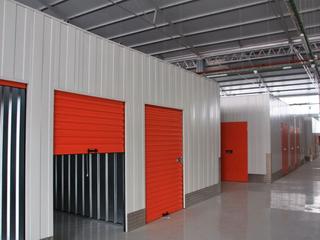 Location Local commercial à Calle de latrilla 10. ¡inauguramos nuestros trasteros en el centro de badalona, en cal