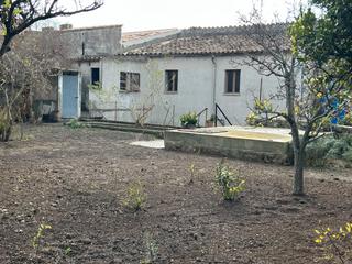 Xalet a Carrer molins 29. Chalet en campanet, habitable y con licencia para reformar
